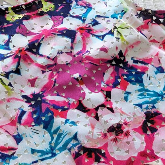 Bisou Bisou Colorful Floral Triangle Cutout Dress size 4 - Picture 3 of 4